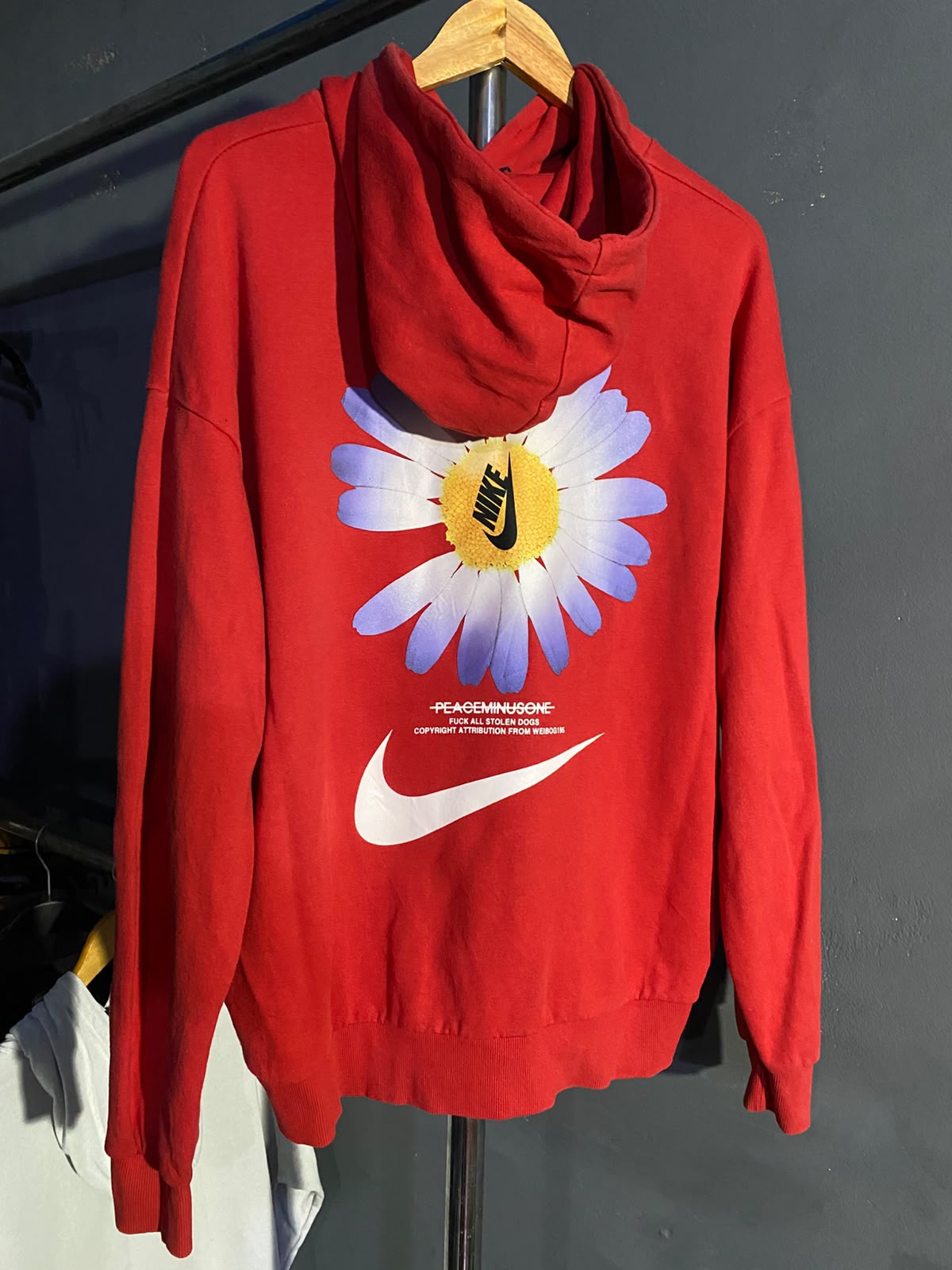 POLERA NIKE X PEACEMINUSONE